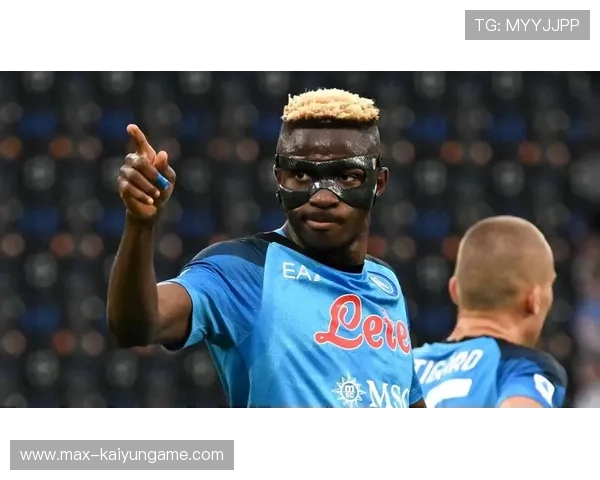 切尔西中锋牵制撕开中路防线空当